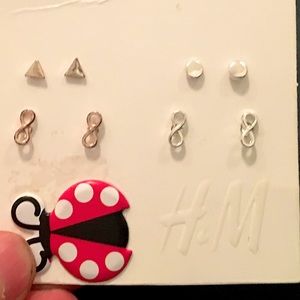 Cute NEW H&M earrings ❤️